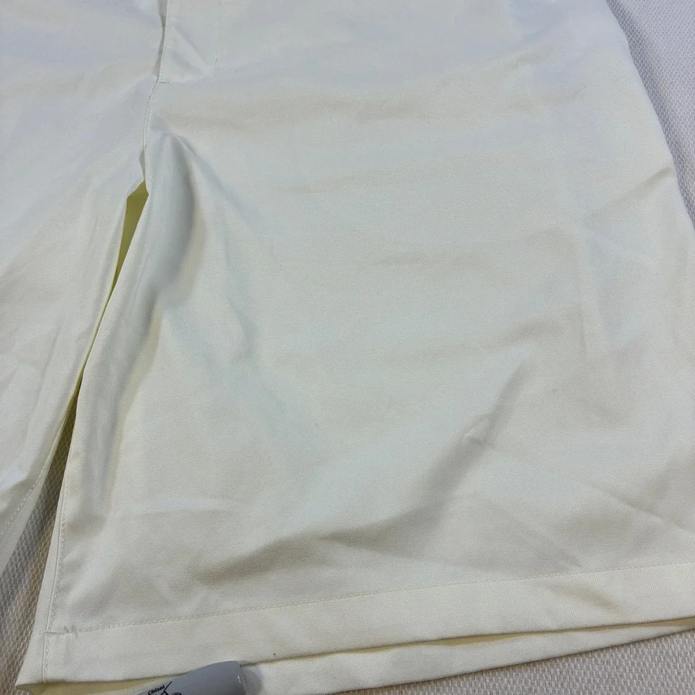 Nike‎ Dri-FIT Shorts Men's 40 White Golf Standard Fit Flat Front Athletic Casual